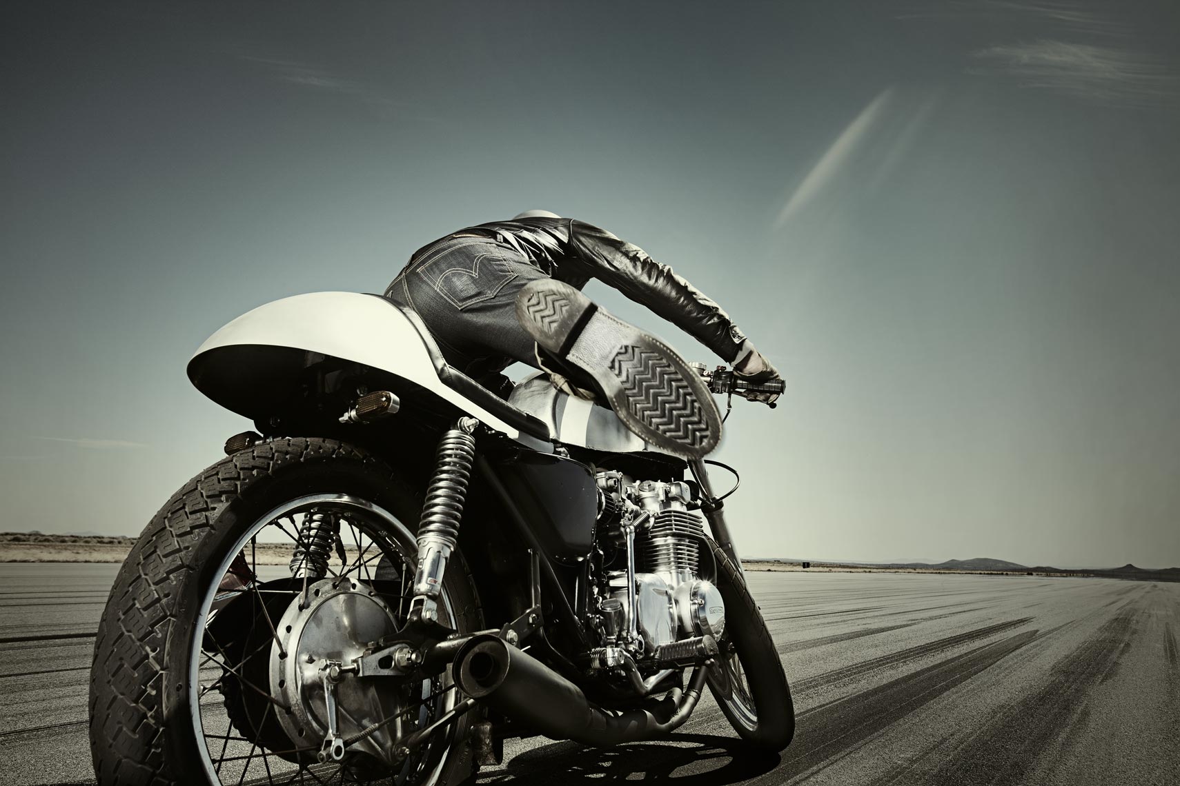KC Armstrong_Mojave_Motorcycle_Vintage_Honda.jpg